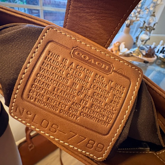 Vintage Coach Soho Flap Shoulder Bag | 7789 | 2005 | Hangtag | GUC - Picture 15 of 16